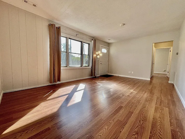 642 Lindemann Dr — Photo 11