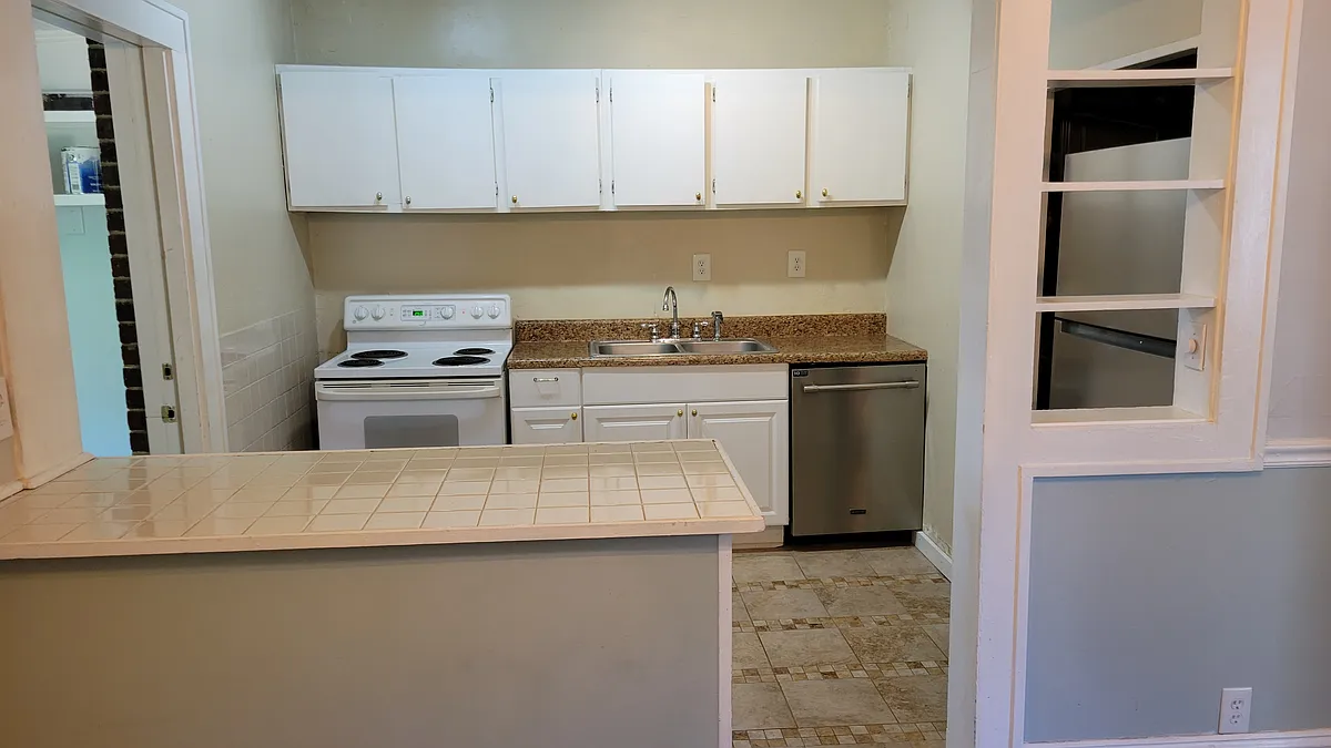 Building Photo - 2702 Clemson Ave #2702