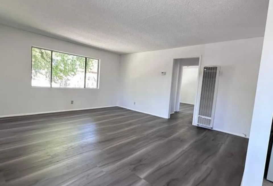 1st image of 856 Orchid Ct #G