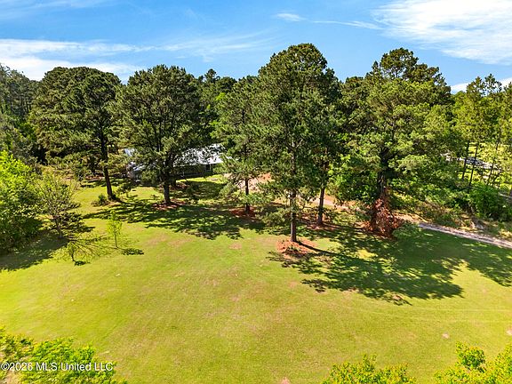 2nd image of 43 Alan Rd