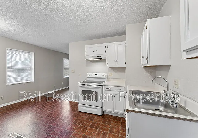 5431 N Indiana Ave — Photo 12