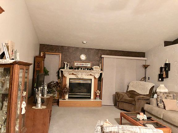 4th image of 1059 N Cottonwood St