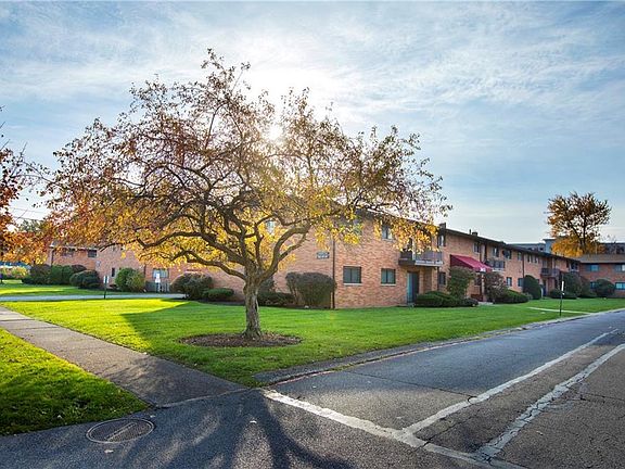 3rd image of 24615 Clareshire Dr #202