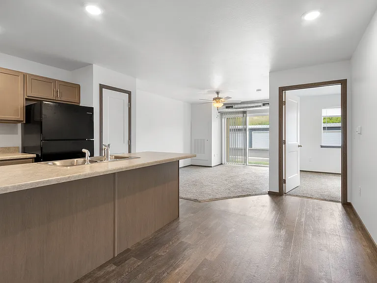 Split Rock Village Apartments & Townhomes — Photo 10