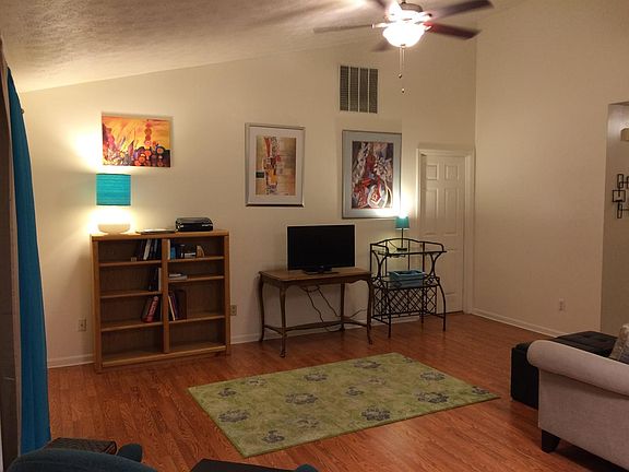 3rd image of 7321 Shady Hollow Ln