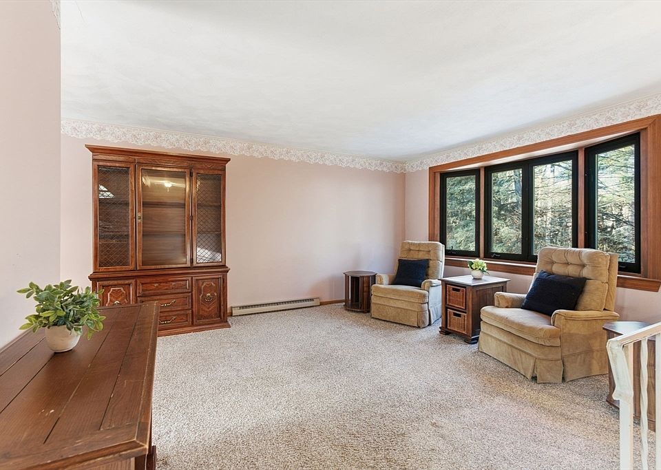 1st image of 1 Blossom Dr