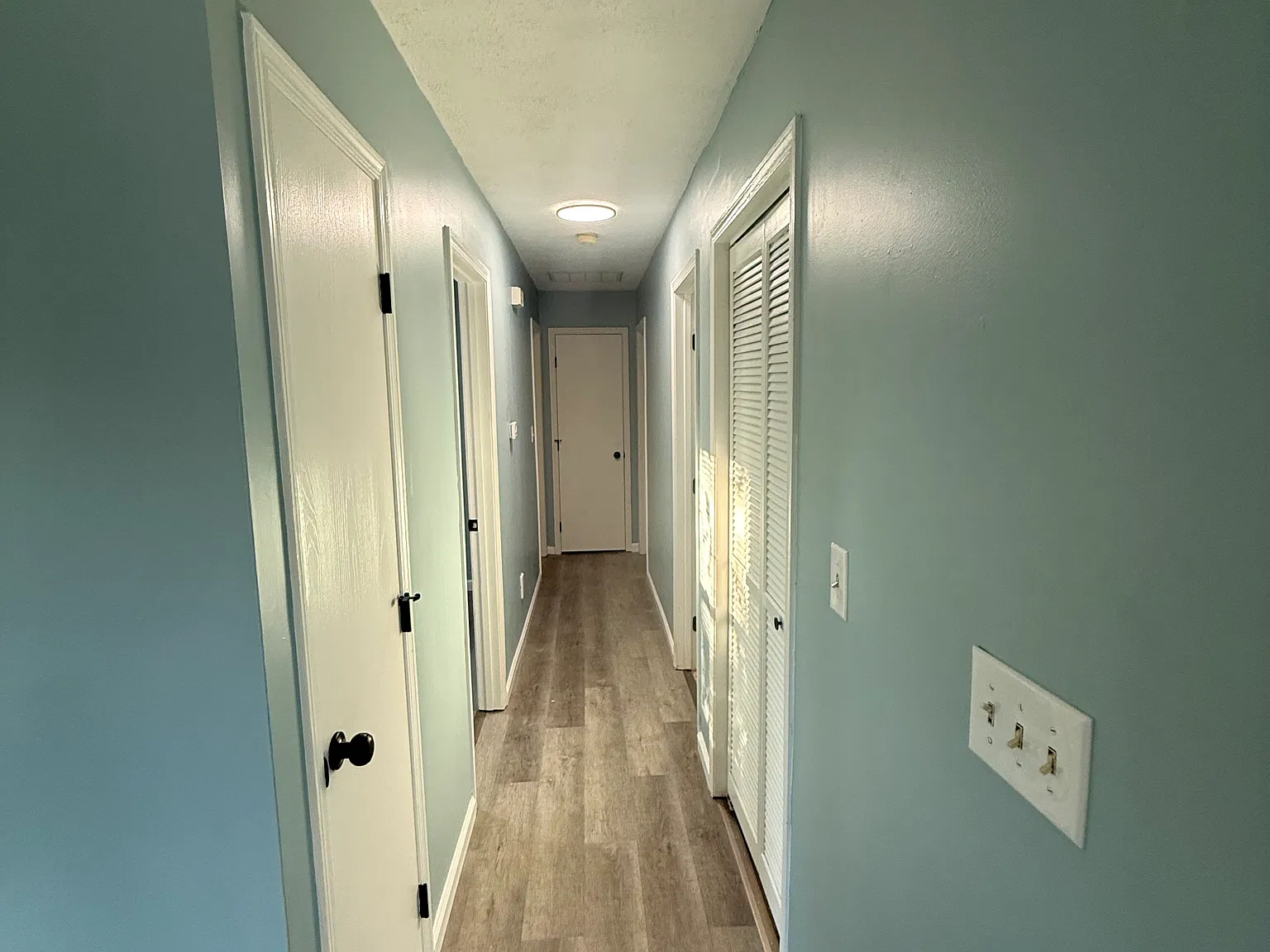 3 bed, 1.5 bath, 1020 sqft, $1,700 — Photo 4