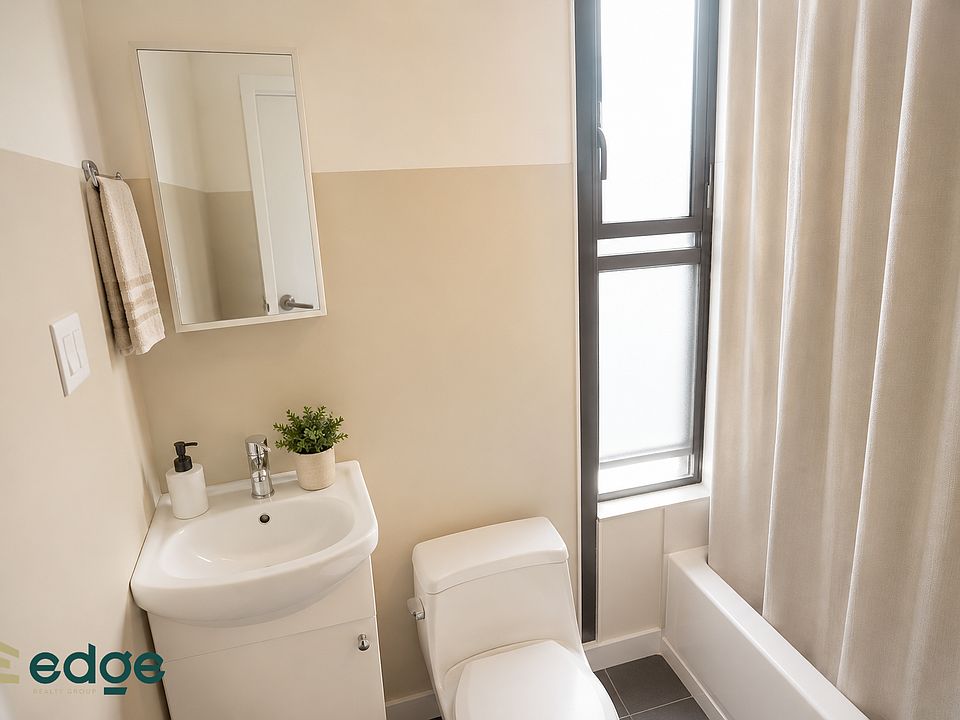 1st image of 160 Havemeyer St #22