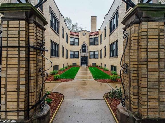 3rd image of 4350 N Cicero Ave #1528