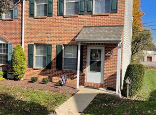 4 Becket Ct, Shillington, PA 19607