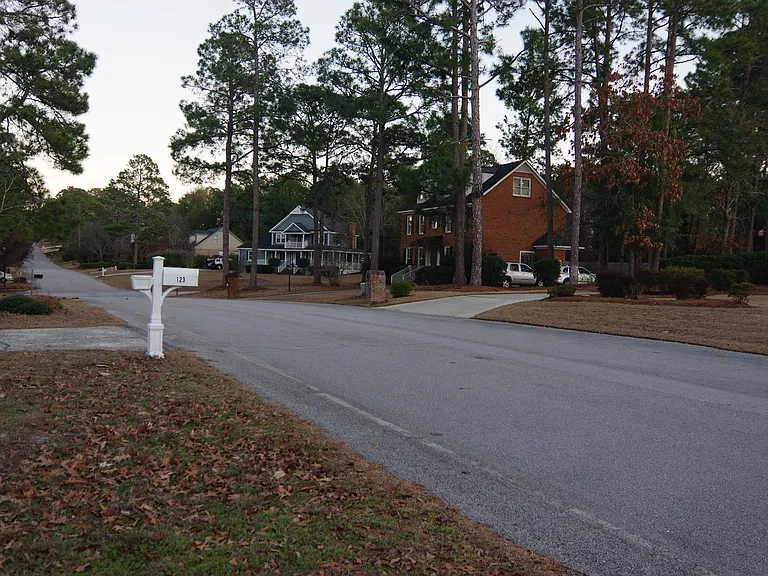 123 Valley Springs Rd — Photo 2