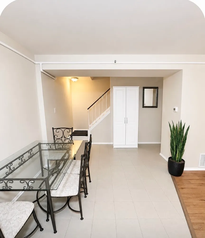 3 bed, 2.5 bath, 1401 sqft, $899 — Photo 1
