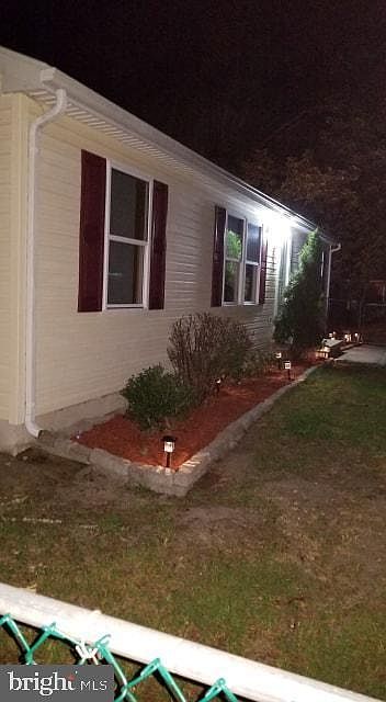 1st image of 304 Anemone St