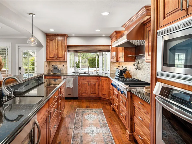 23621 Dunsmore Ln — Photo 23
