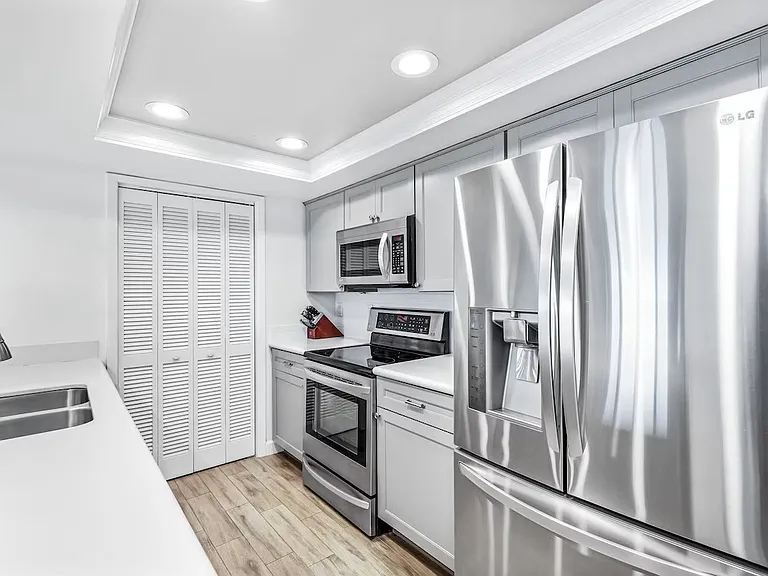 1513 Ocean Shore Blvd #F4 — Photo 11