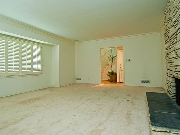 5th image of 2730 Motor Ave