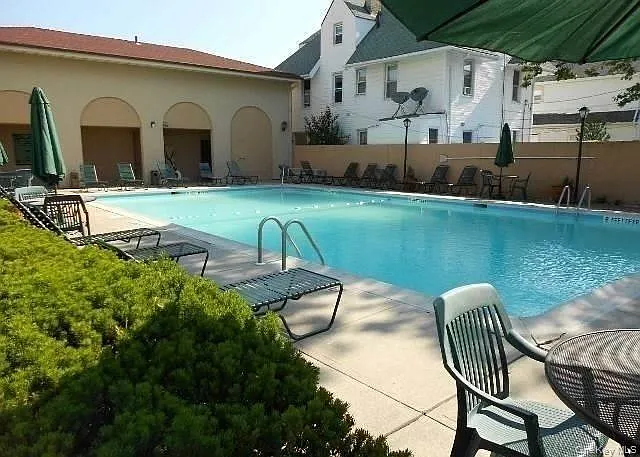 1 bed, 1.5 bath, $2,900 — Photo 4