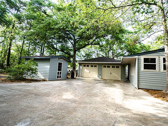 2nd image of 1901 W Oak Island Dr