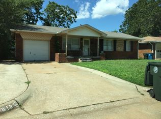 813 General Senter Dr, Midwest City, OK 73110