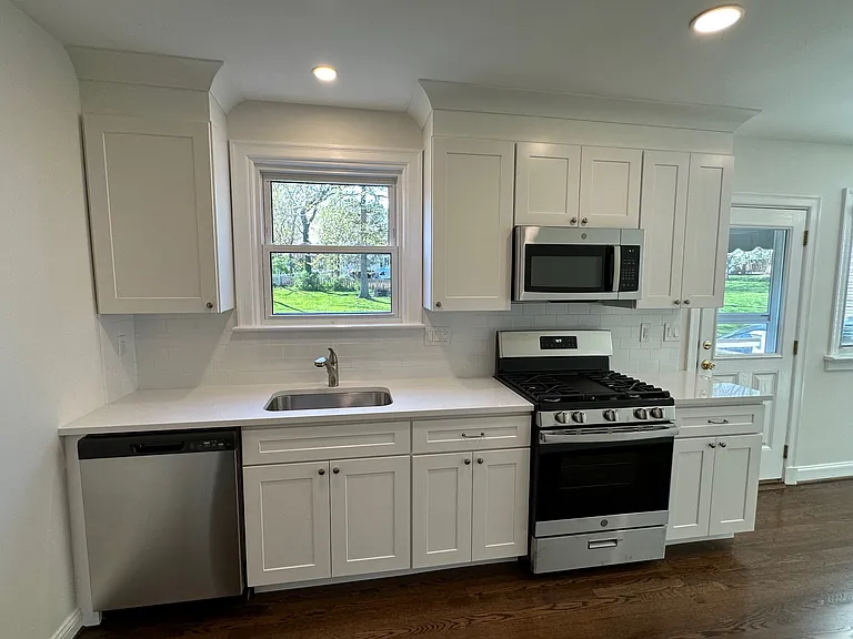 907 Wood Ave — Photo 3