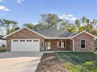 1401 Biscayne Dr, Jefferson City, MO 65109