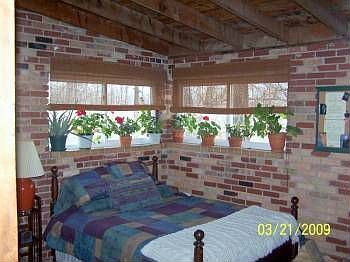 5th image of 653 W Glovers Ln