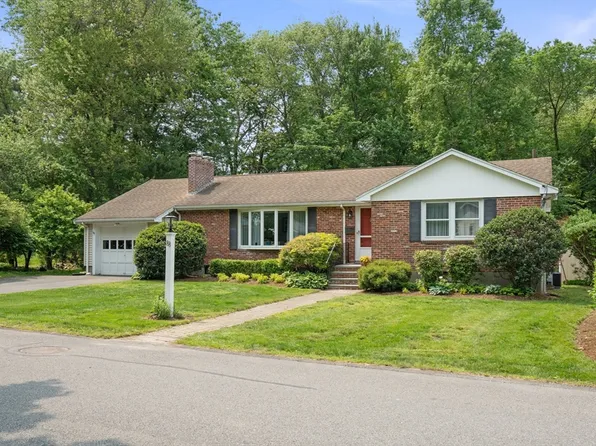 88 Chickering Rd, Dedham, MA 02026