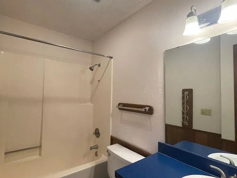 301 E Kee St — Photo 11