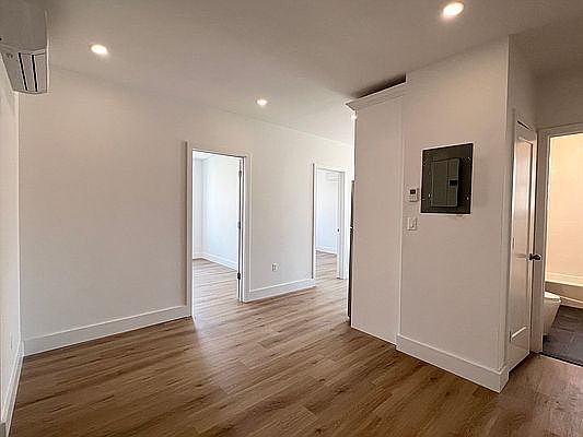 4th image of 1601 Bath Ave #2