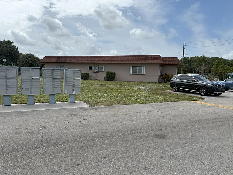 1918 Palmland Dr #2 — Photo 13