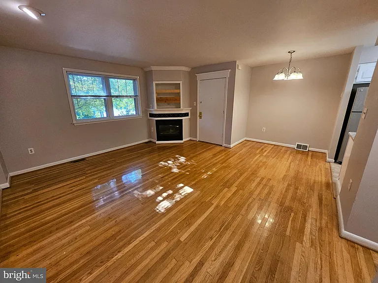 200 N Wayne Ave #9 — Photo 10