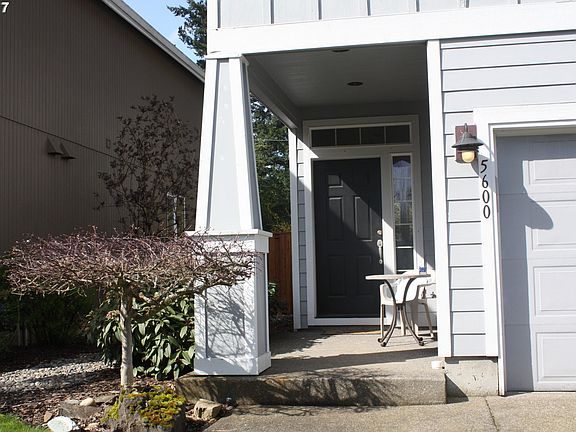 2nd image of 5600 NE 44th St