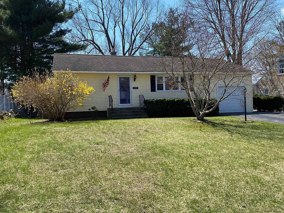 1st image of 10 Lincoln Dr