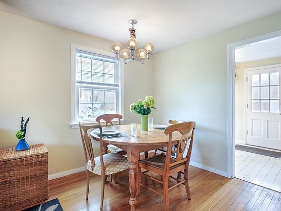 4th image of 27 Clough Rd #27