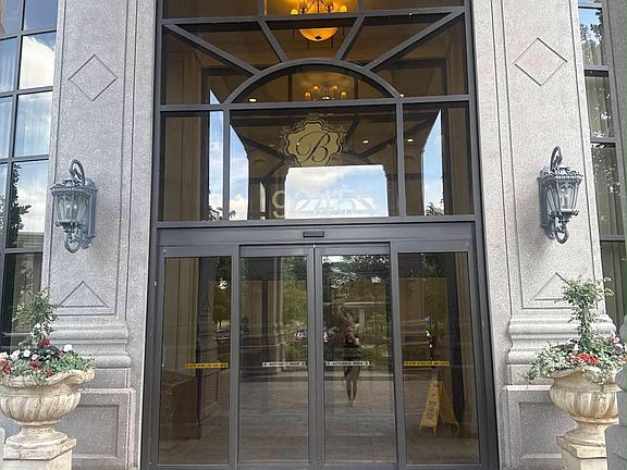5th image of 9235 Jane St #715