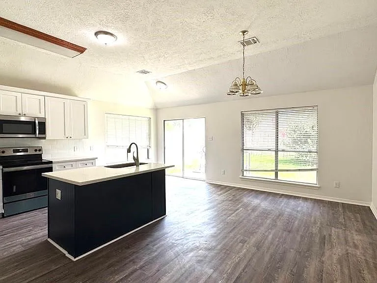 6422 Diamond Rock Dr — Photo 16