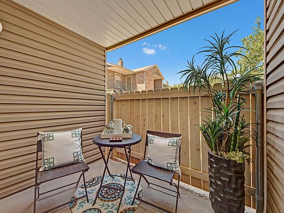 Northridge Court Apartments Patio