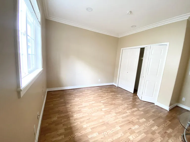 5960 Topeka Dr — Photo 12