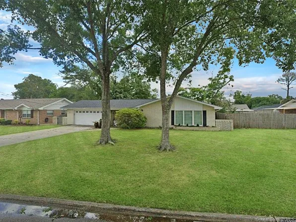 313 Greenway St, Lake Charles, LA 70605
