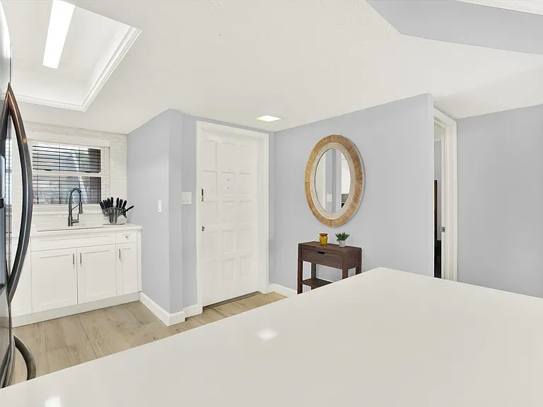 205 Dolphin Point #3 — Photo 4
