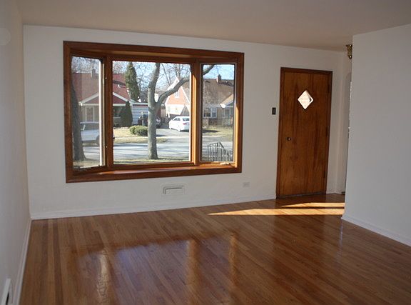 2nd image of 4038 Stillwell Pl