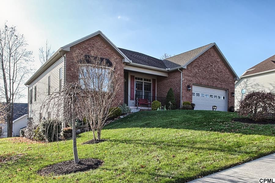 1st image of 427 Woodland Dr