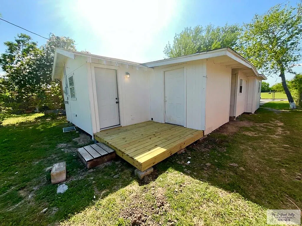 2 bed, 1.0 bath, 715 sqft, $875 — Photo 3