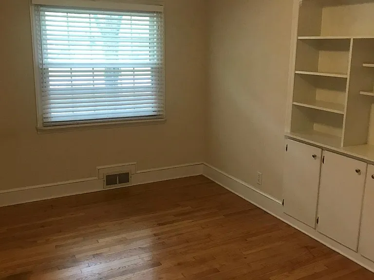 1304 Polo Rd — Photo 9