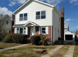 154 Clemens Rd, Mineola, NY 11501