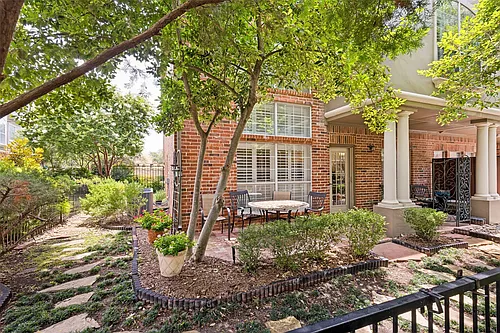 4167 Towne Green Cir Photo 1 4167 Towne Green Cir Photo 1