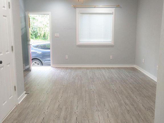 4th image of 110 Handler St