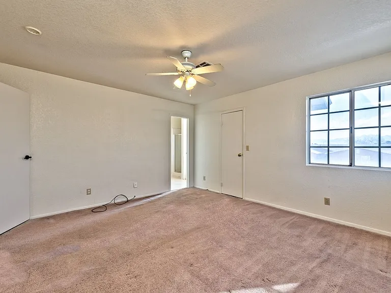 3920 Lincoln Rd — Photo 8