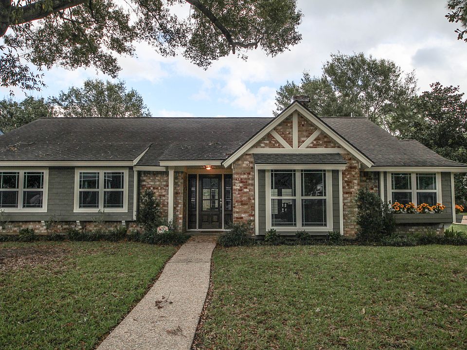 2702 Manila Lane