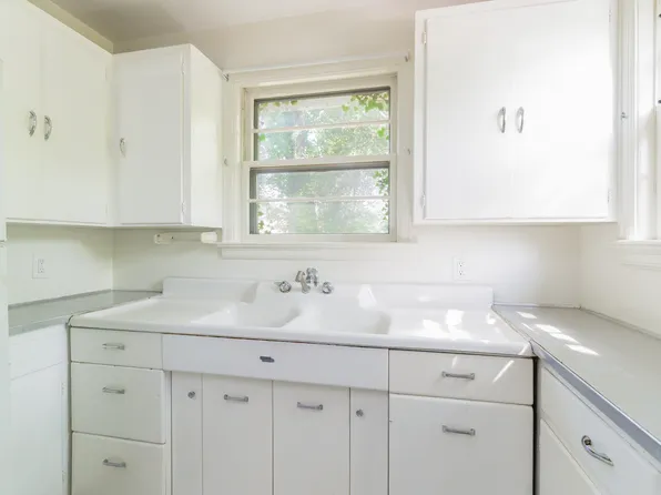 1812 Cedar Ln, Knoxville, TN 37918